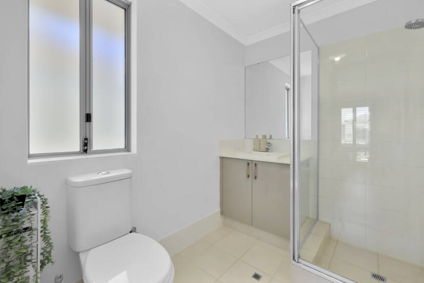 4 Golden Way, PIARA WATERS, WA 6112 AUS