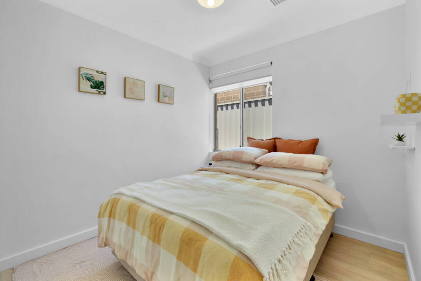4 Golden Way, PIARA WATERS, WA 6112 AUS