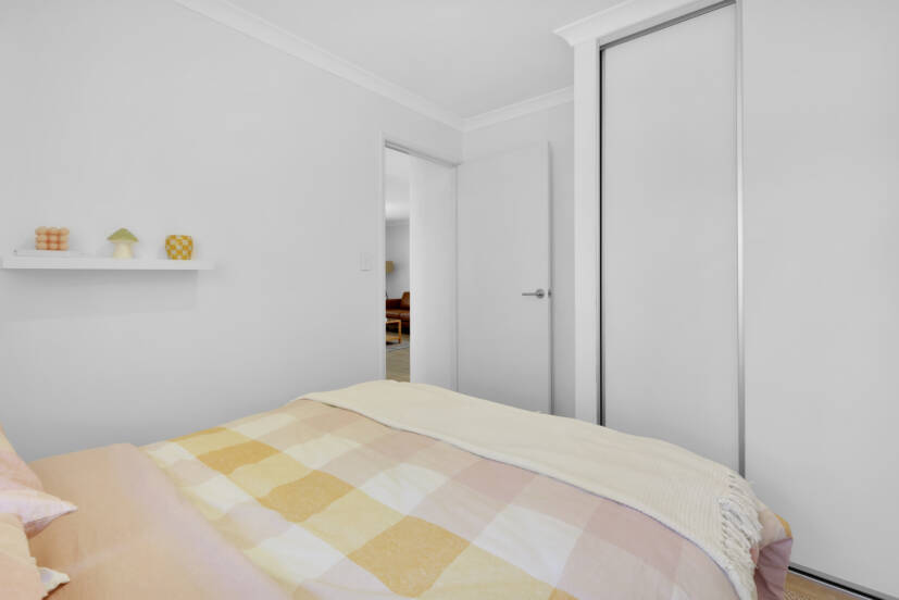 4 Golden Way, PIARA WATERS, WA 6112 AUS
