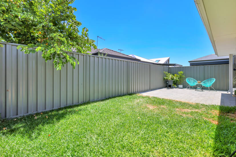 4 Golden Way, PIARA WATERS, WA 6112 AUS