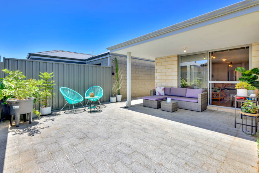 4 Golden Way, PIARA WATERS, WA 6112 AUS