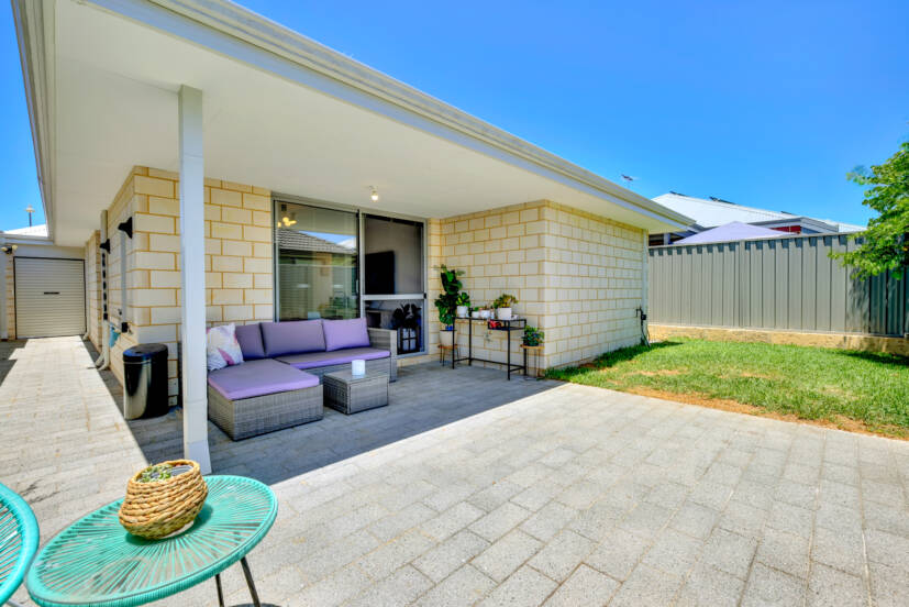 4 Golden Way, PIARA WATERS, WA 6112 AUS