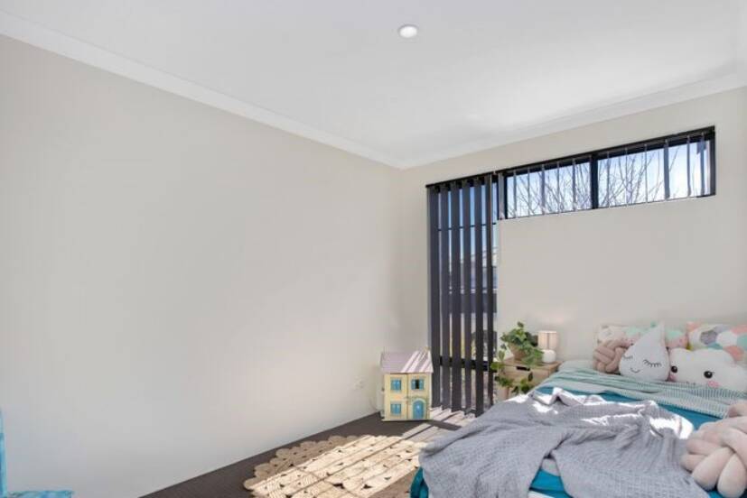 6 Wolfson Way, PIARA WATERS, WA 6112 AUS