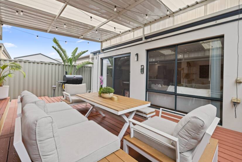 6 Wolfson Way, PIARA WATERS, WA 6112 AUS
