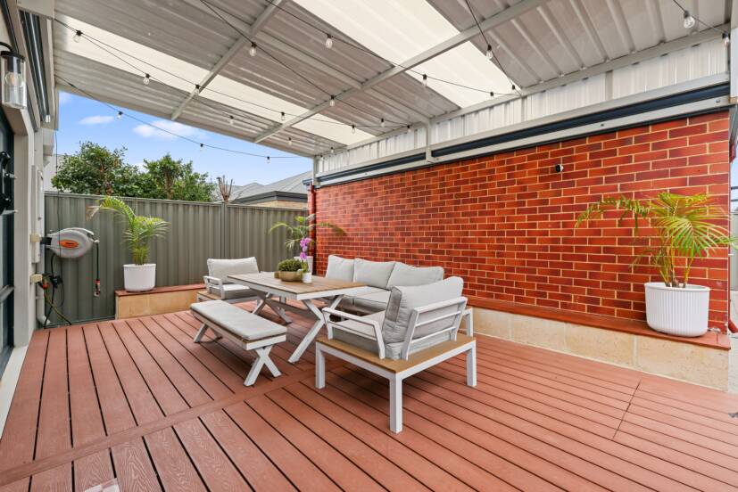 6 Wolfson Way, PIARA WATERS, WA 6112 AUS