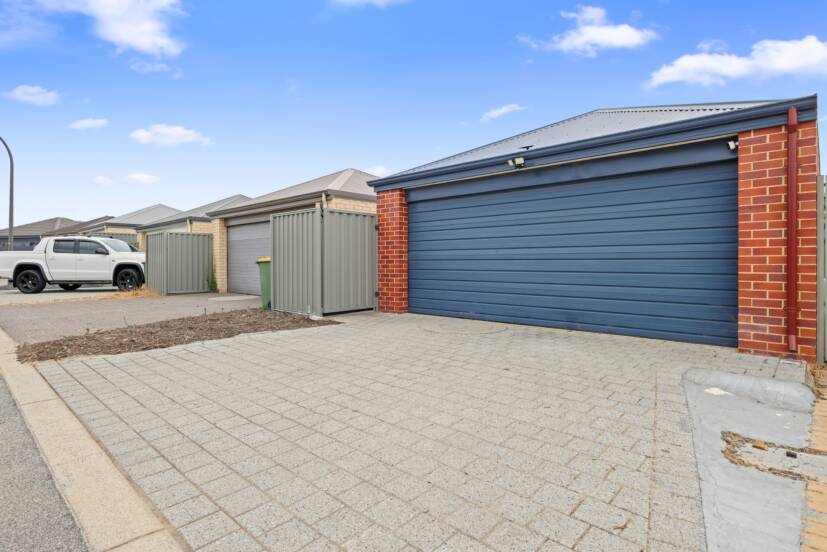 6 Wolfson Way, PIARA WATERS, WA 6112 AUS