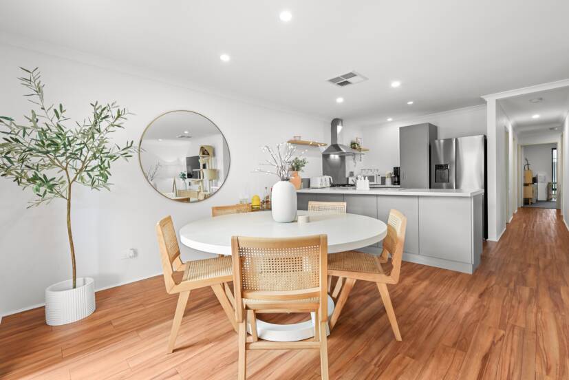 6 Wolfson Way, PIARA WATERS, WA 6112 AUS
