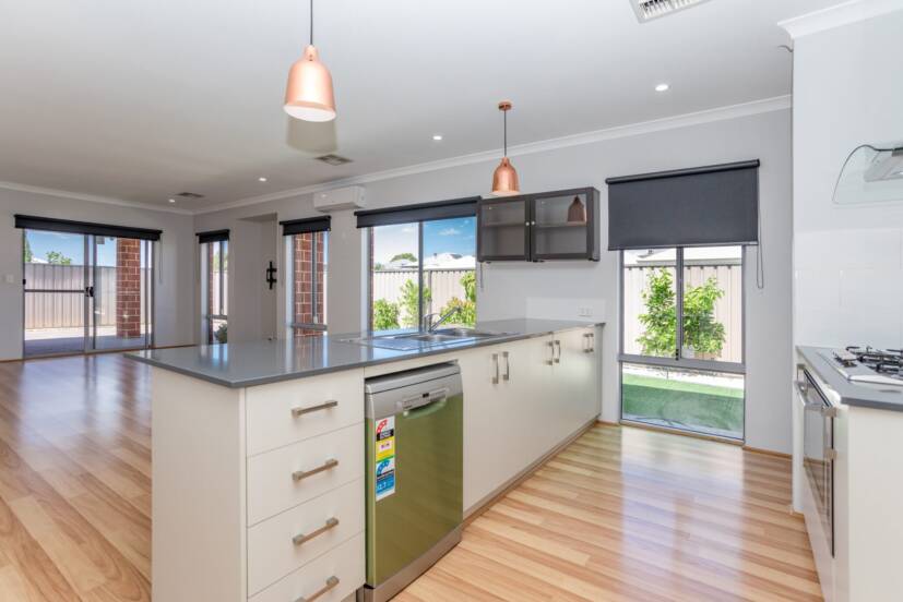 2 Wilderness Way, AVELEY, WA 6069 AUS