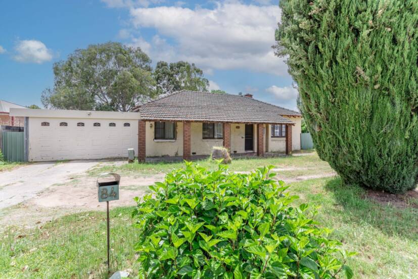 84 The Crescent, MADDINGTON, WA 6109 AUS