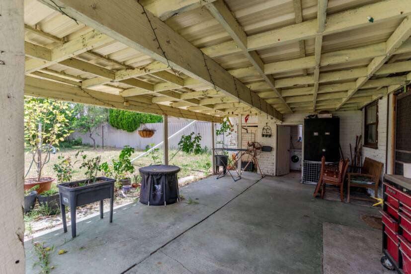 84 The Crescent, MADDINGTON, WA 6109 AUS