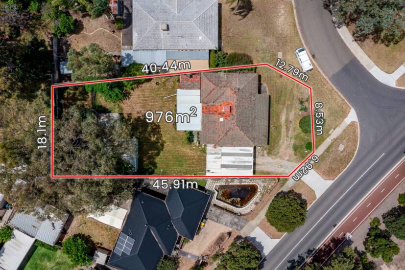 84 The Crescent, MADDINGTON, WA 6109 AUS