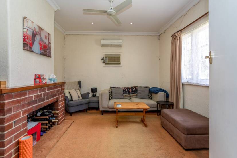 84 The Crescent, MADDINGTON, WA 6109 AUS