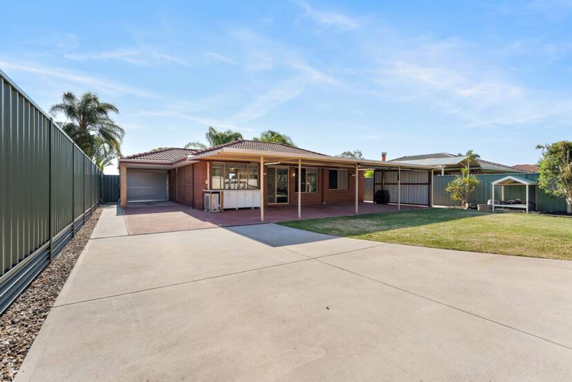 21 Lisbon Way, SEVILLE GROVE, WA 6112 AUS