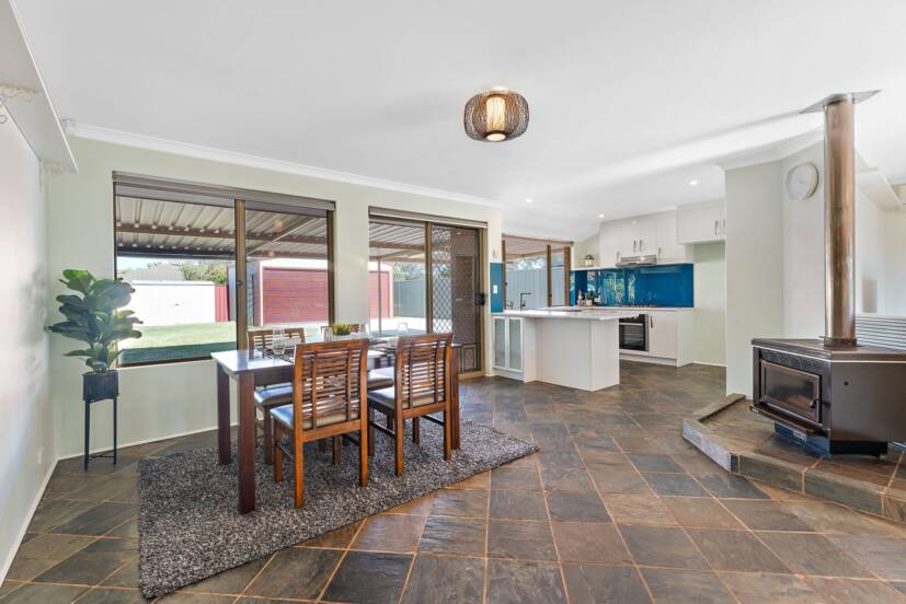 21 Lisbon Way, SEVILLE GROVE, WA 6112 AUS