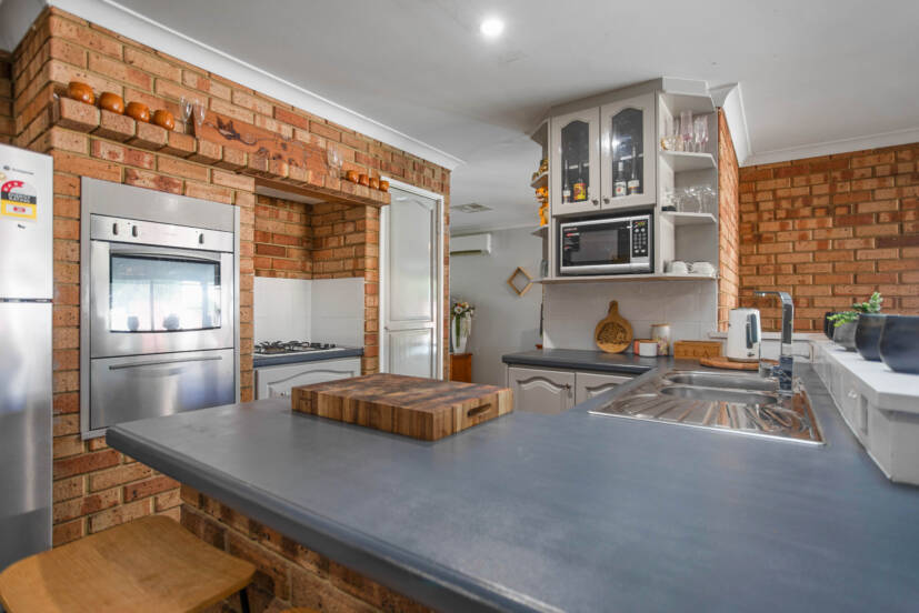 10 Sands Court, HUNTINGDALE, WA 6110 AUS
