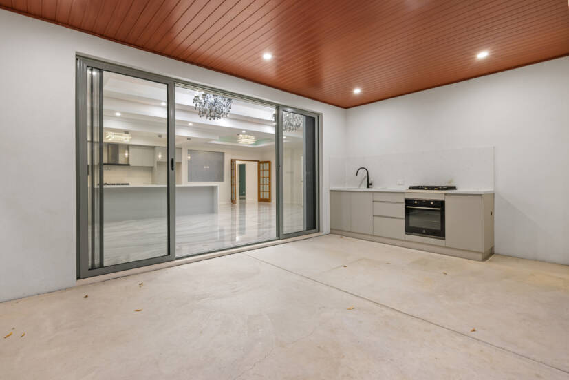 4 Azima Street, SOUTHERN RIVER, WA 6110 AUS