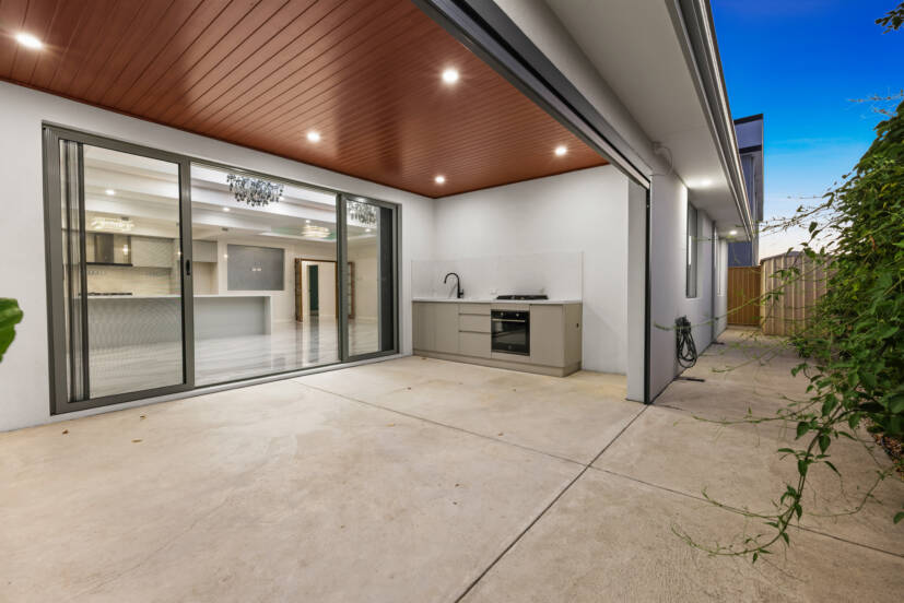 4 Azima Street, SOUTHERN RIVER, WA 6110 AUS