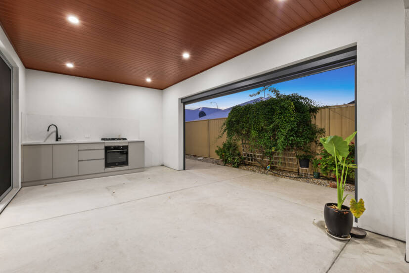 4 Azima Street, SOUTHERN RIVER, WA 6110 AUS