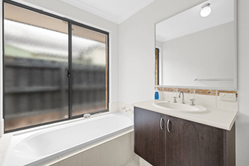 29 Glentrool Gardens, CANNING VALE, WA 6155 AUS