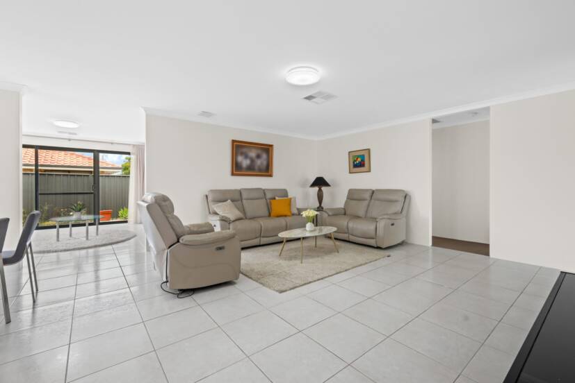 29 Glentrool Gardens, CANNING VALE, WA 6155 AUS