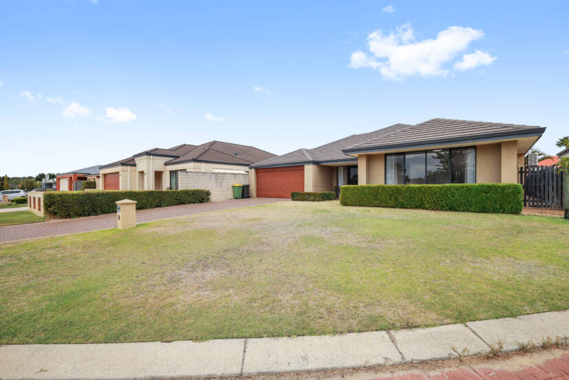 29 Glentrool Gardens, CANNING VALE, WA 6155 AUS