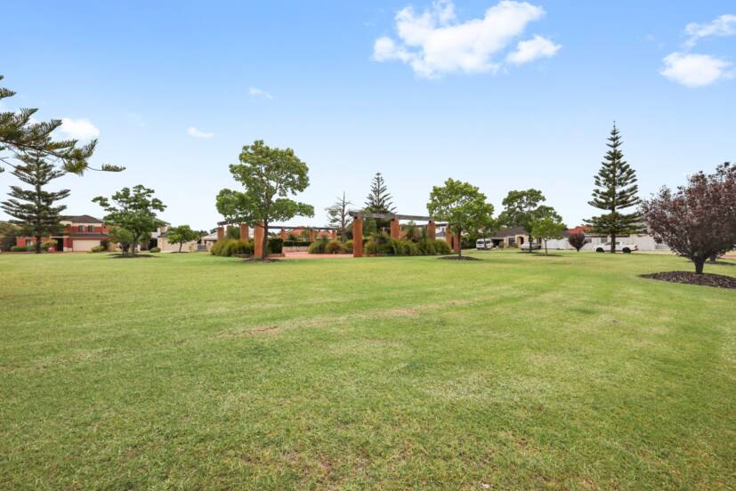 29 Glentrool Gardens, CANNING VALE, WA 6155 AUS