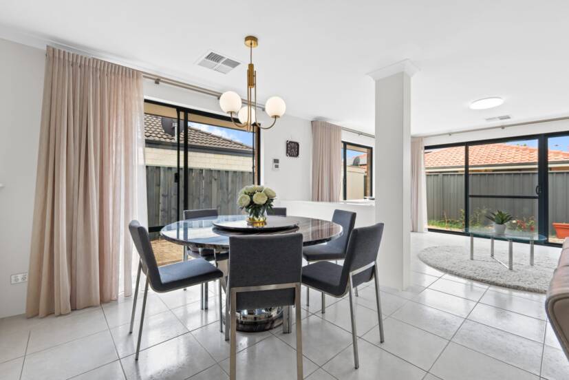 29 Glentrool Gardens, CANNING VALE, WA 6155 AUS