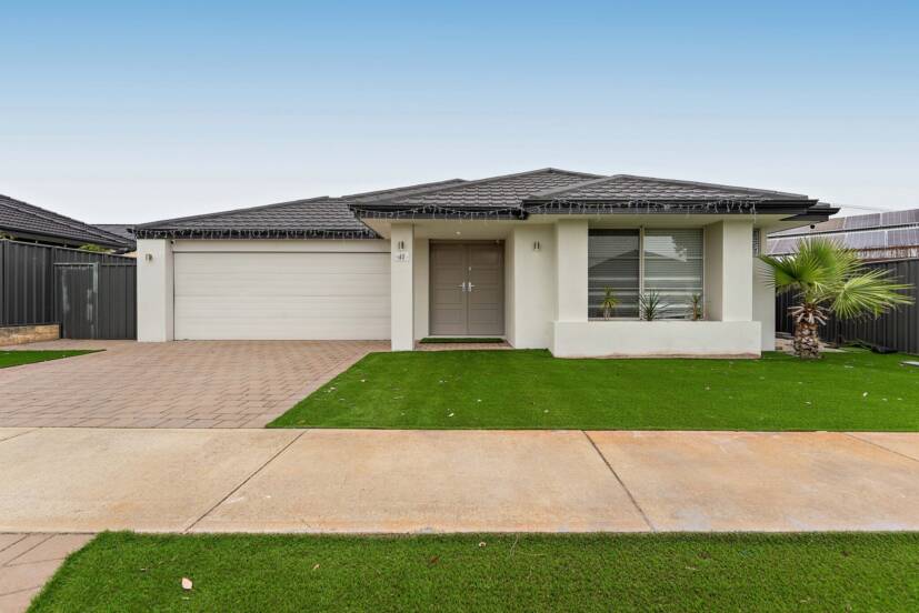 41 Berkshire Approach, PIARA WATERS, WA 6112 AUS