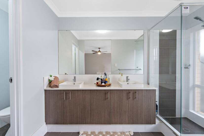 41 Berkshire Approach, PIARA WATERS, WA 6112 AUS