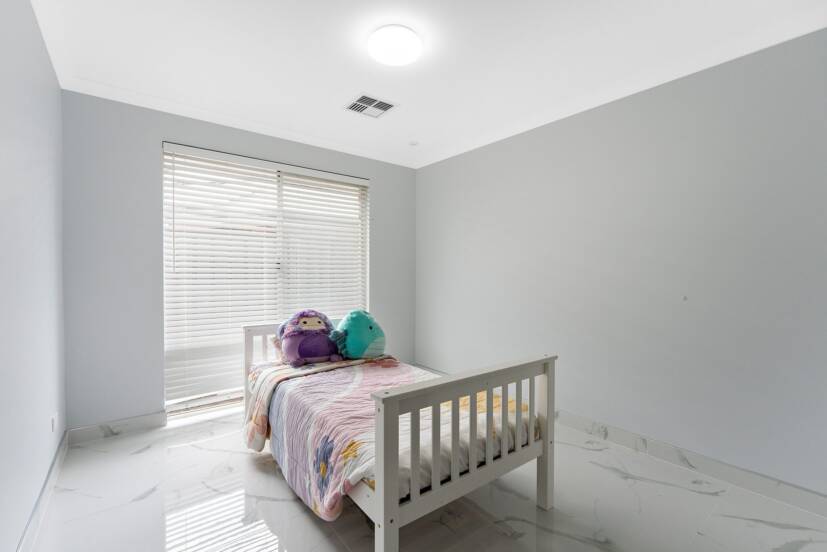 41 Berkshire Approach, PIARA WATERS, WA 6112 AUS