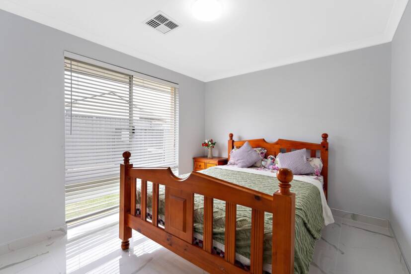 41 Berkshire Approach, PIARA WATERS, WA 6112 AUS