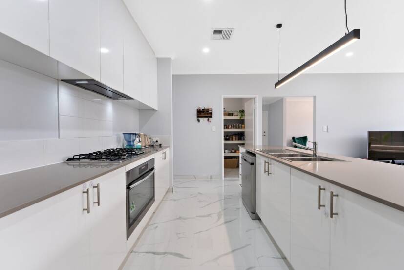 41 Berkshire Approach, PIARA WATERS, WA 6112 AUS