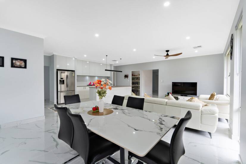 41 Berkshire Approach, PIARA WATERS, WA 6112 AUS