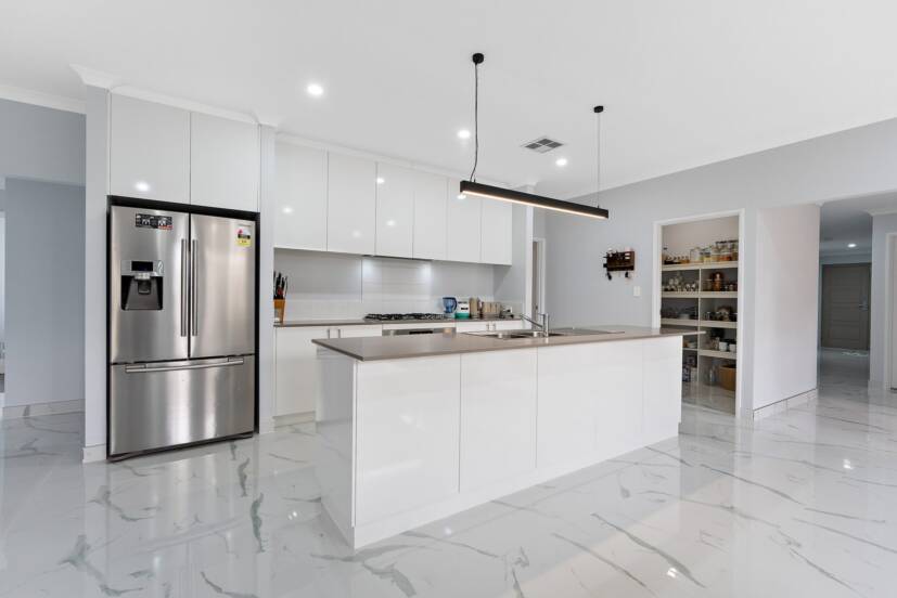 41 Berkshire Approach, PIARA WATERS, WA 6112 AUS