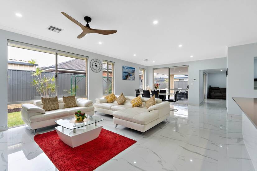 41 Berkshire Approach, PIARA WATERS, WA 6112 AUS