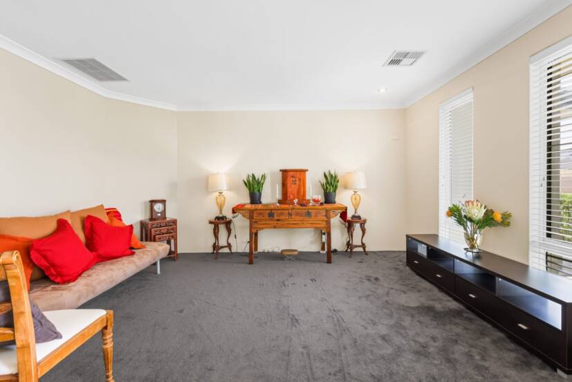 18 Kersley Loop, HARRISDALE, WA 6112 AUS