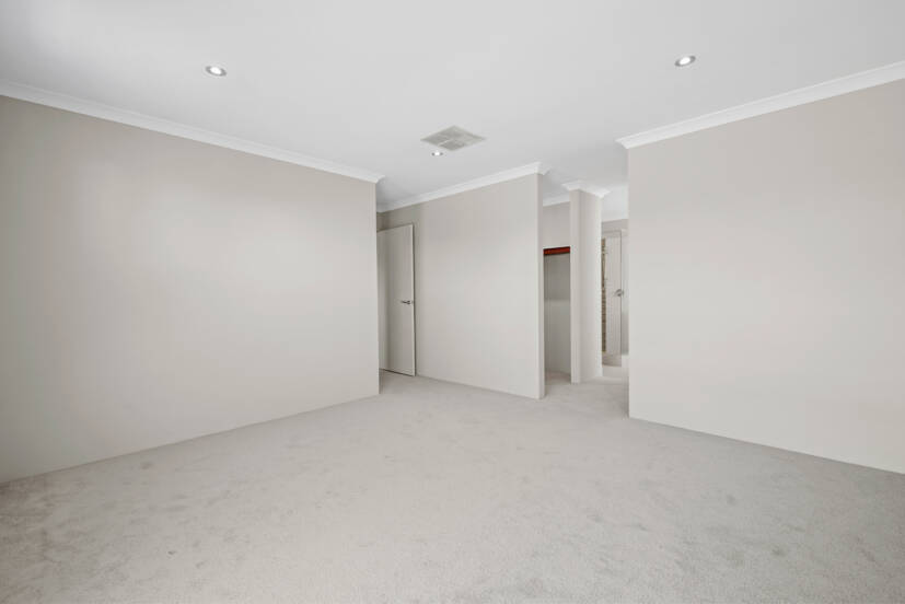 3 Artizan Pass, PIARA WATERS, WA 6112 AUS