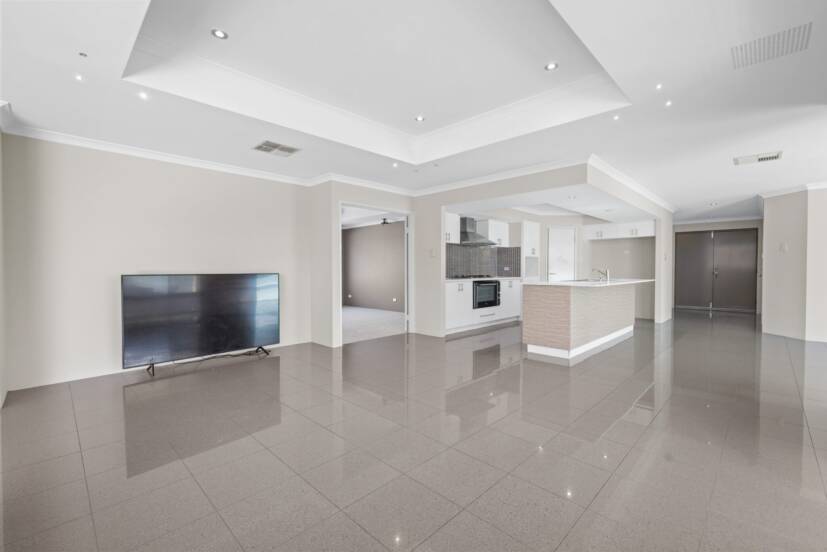 3 Artizan Pass, PIARA WATERS, WA 6112 AUS