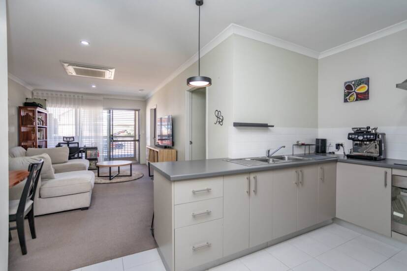 5/148-154 Railway Parade, QUEENS PARK, WA 6107 AUS