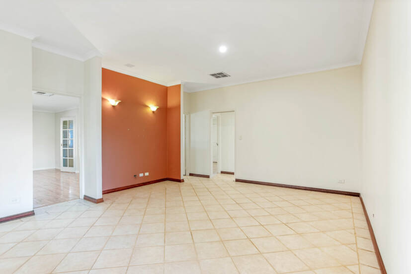 10 Kirby Court, HUNTINGDALE, WA 6110 AUS