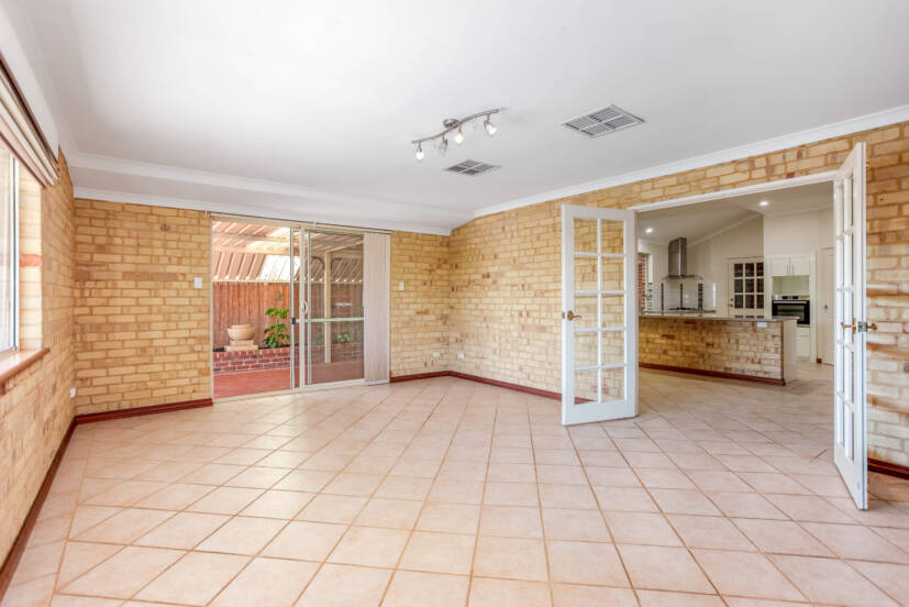 10 Kirby Court, HUNTINGDALE, WA 6110 AUS