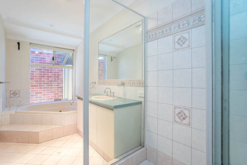 10 Kirby Court, HUNTINGDALE, WA 6110 AUS