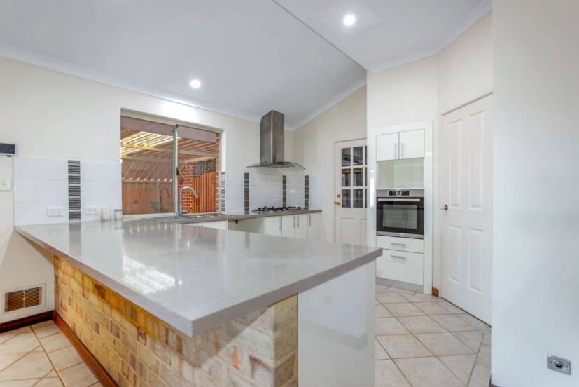 10 Kirby Court, HUNTINGDALE, WA 6110 AUS