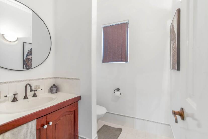 5 Stewart Grove, MOUNT NASURA, WA 6112 AUS
