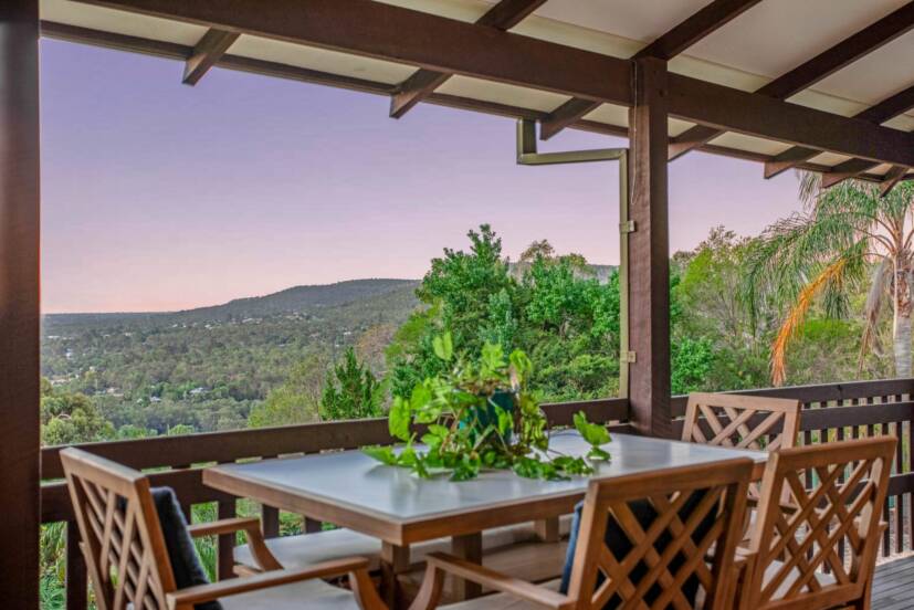 5 Stewart Grove, MOUNT NASURA, WA 6112 AUS