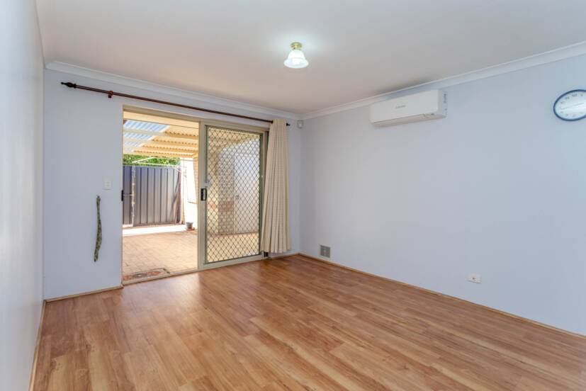 4/13 Mallard Way, CANNINGTON, WA 6107 AUS