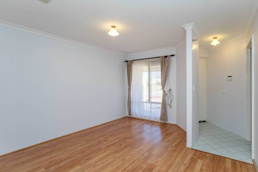 4/13 Mallard Way, CANNINGTON, WA 6107 AUS