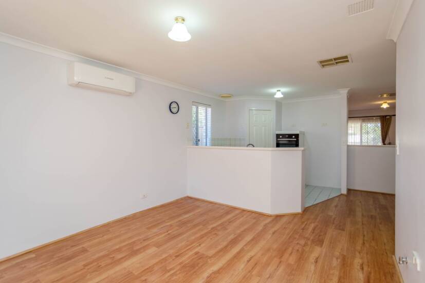4/13 Mallard Way, CANNINGTON, WA 6107 AUS
