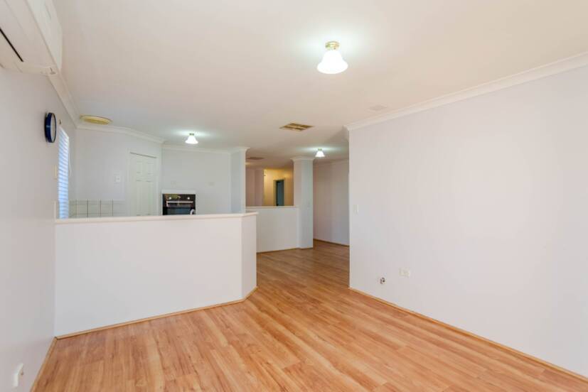 4/13 Mallard Way, CANNINGTON, WA 6107 AUS