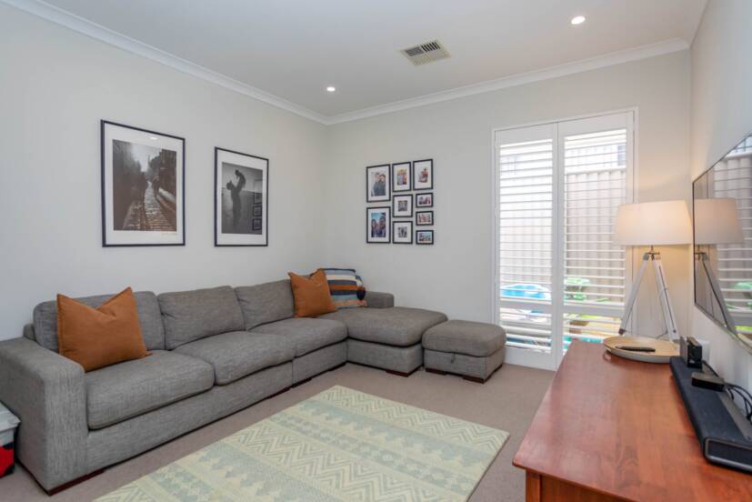 8 Benedick Road, COOLBELLUP, WA 6163 AUS
